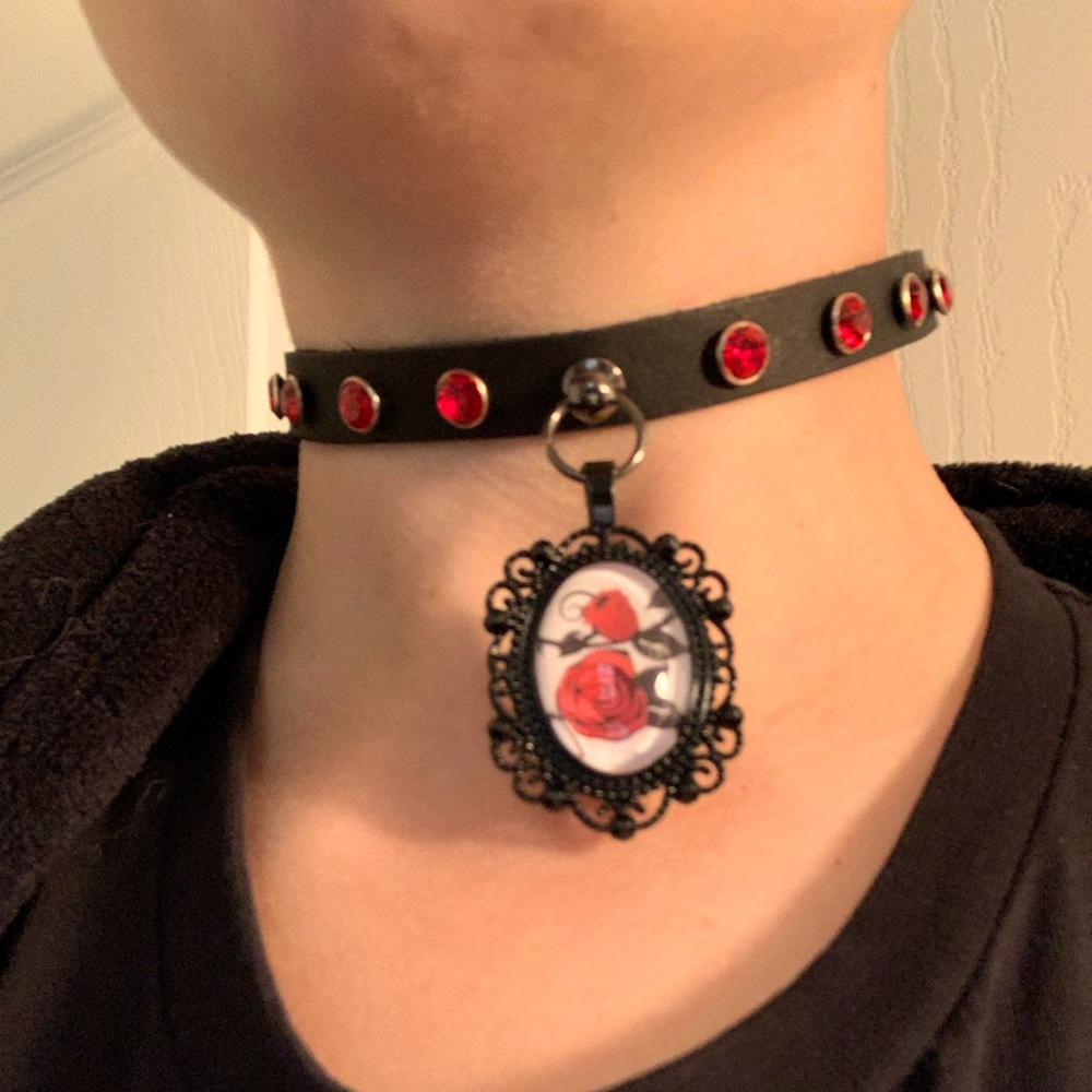 Gothic Victorian rose choker 🌹